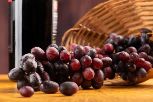 Saudáveis para os humanos, uvas são uma das frutas que não devem ser oferecidas para nossos pets. (Fonte: Getty Images)