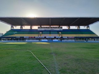 estadio-zerao-em-macapa-conheca-o-campo-de-futebol-no-meio-do-mundo-thumb.png