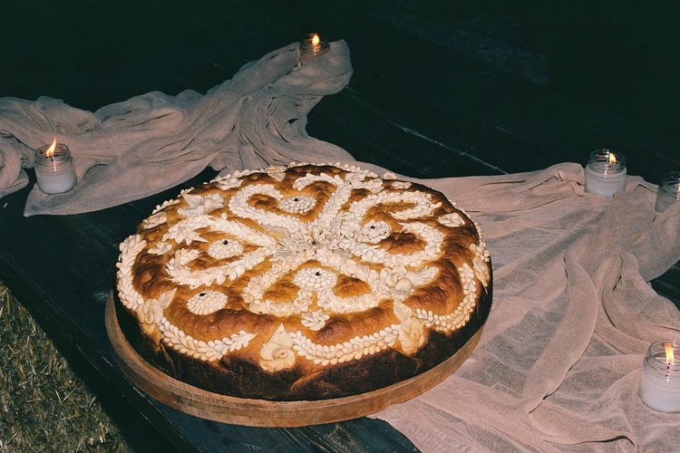 Pães decorados da Grécia já substituíram bolos de casamento no passado. (Fonte: Nicoletta Zarifi)