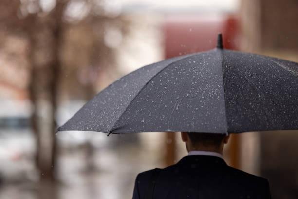 Para os espiões, uma guarda-chuva pode não ser só um guarda-chuva. (Fonte: GettyImages/ Reprodução)