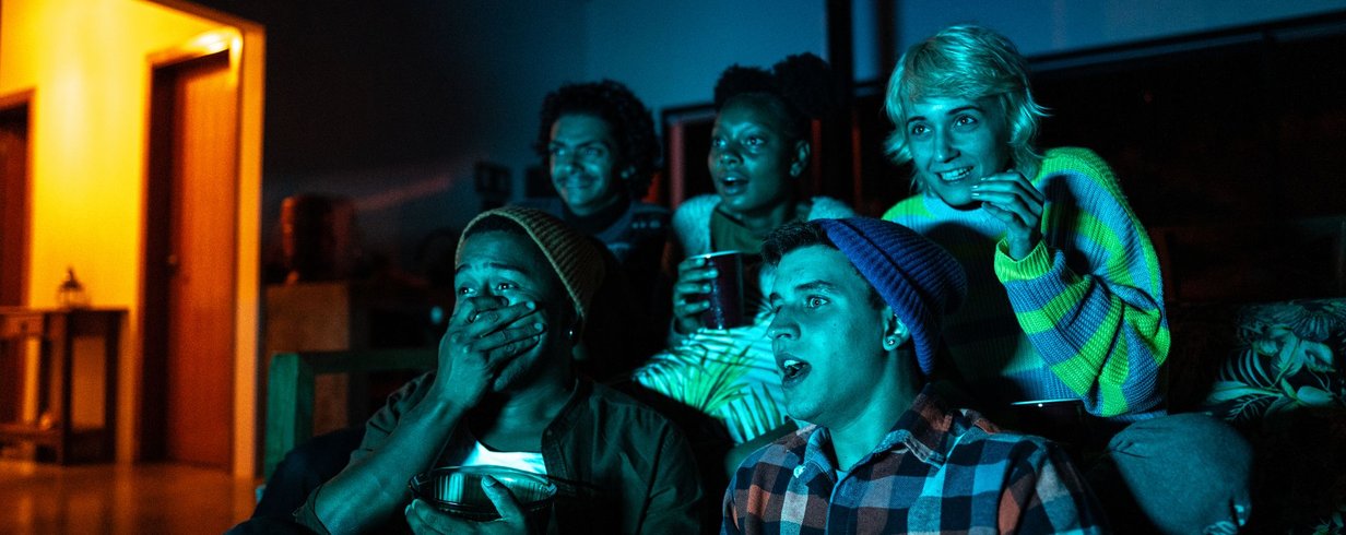 por-que-algumas-pessoas-amam-sentir-medo-assistindo-a-filmes-de-terror-thumb.png