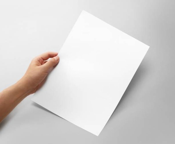 A borda afiada do papel pode transformar um simples toque em uma dor inesperada. (Fonte: Getty Images/Reprodução)