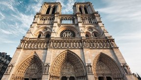 a-volta-triunfal-da-catedral-de-notre-dame-apos-o-incendio-de-2019-thumb.png