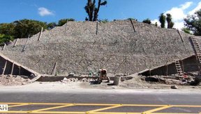 piramide-de-14-mil-anos-e-descoberta-em-construcao-de-estrada-no-mexico-thumb.png