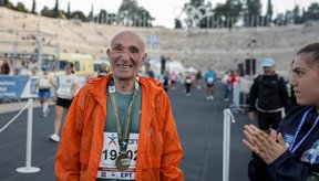 idoso-de-88-anos-completa-maratona-de-42-quilometros-thumb.png