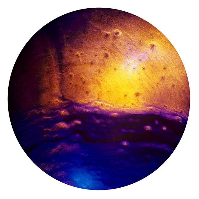 Fotografias transformam restos de whisky em paisagens alienígenas