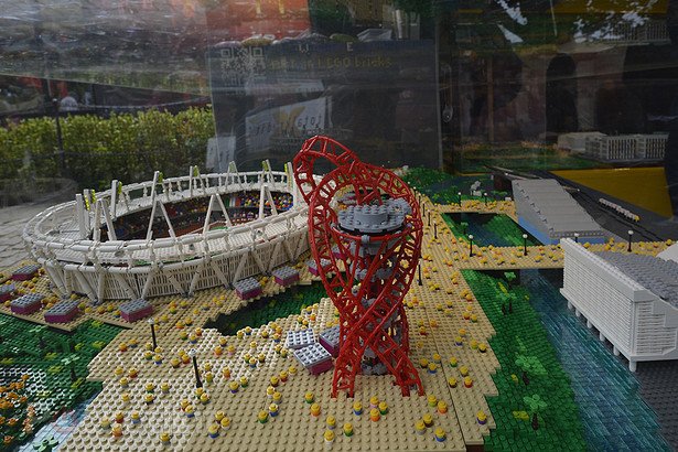 Arte de brinquedo: confira réplica em LEGO do Parque Olímpico de Londres
