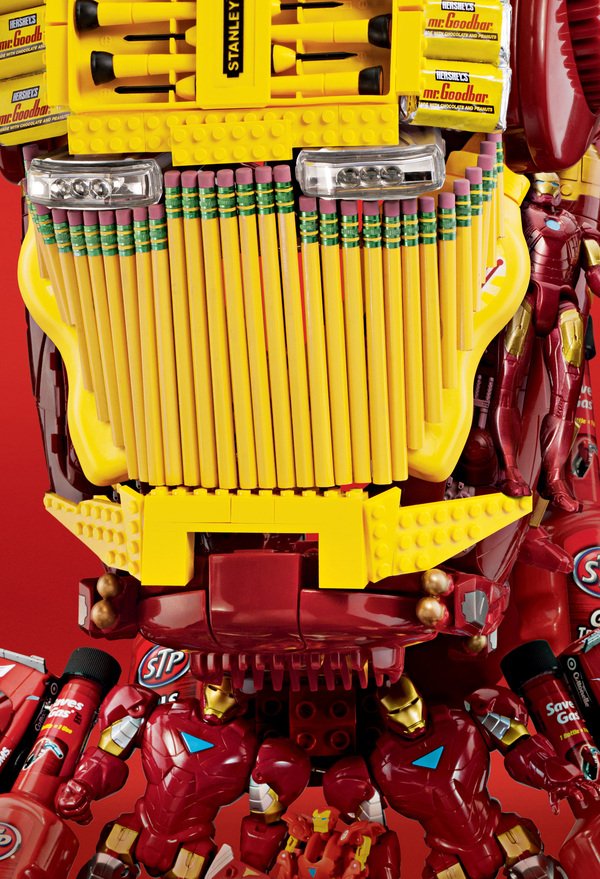 Hipermercado transforma objetos comuns em personagens de 'Os Vingadores'