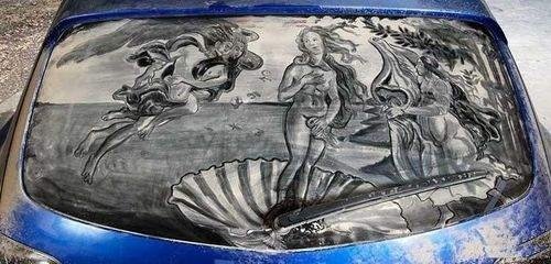 'Lave-me, por favor': confira carros sujos transformados em obras de arte
