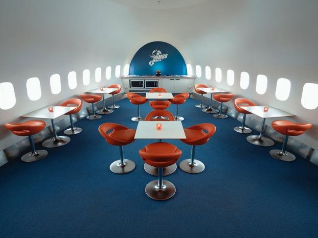 Avião 747 vira hotel de luxo na Suécia