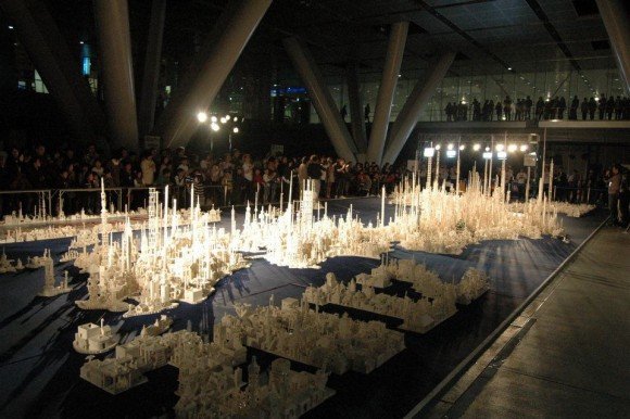 Crianças montam mapa do Japão com 1,8 milhão de peças de LEGO