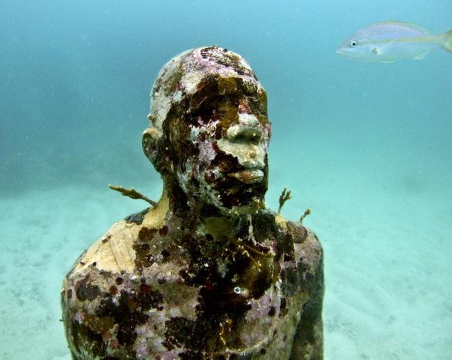 Arte subaquática: mar do Caribe abriga mais de 400 estátuas