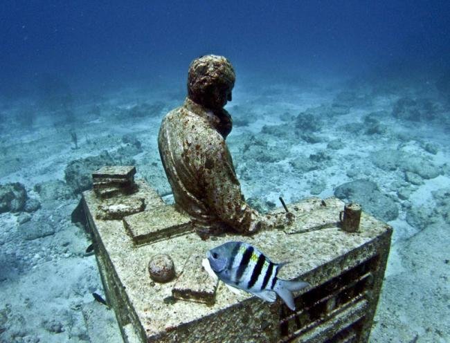 Arte subaquática: mar do Caribe abriga mais de 400 estátuas