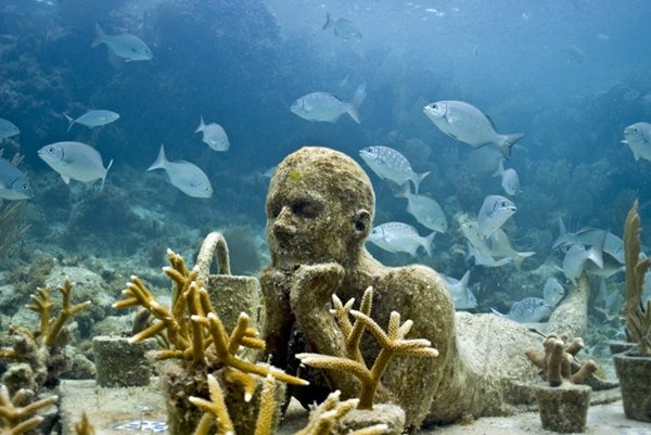 Arte subaquática: mar do Caribe abriga mais de 400 estátuas