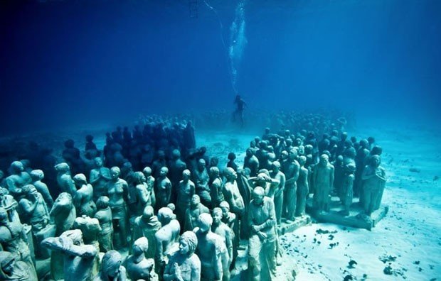 Arte subaquática: mar do Caribe abriga mais de 400 estátuas