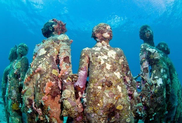 Arte subaquática: mar do Caribe abriga mais de 400 estátuas