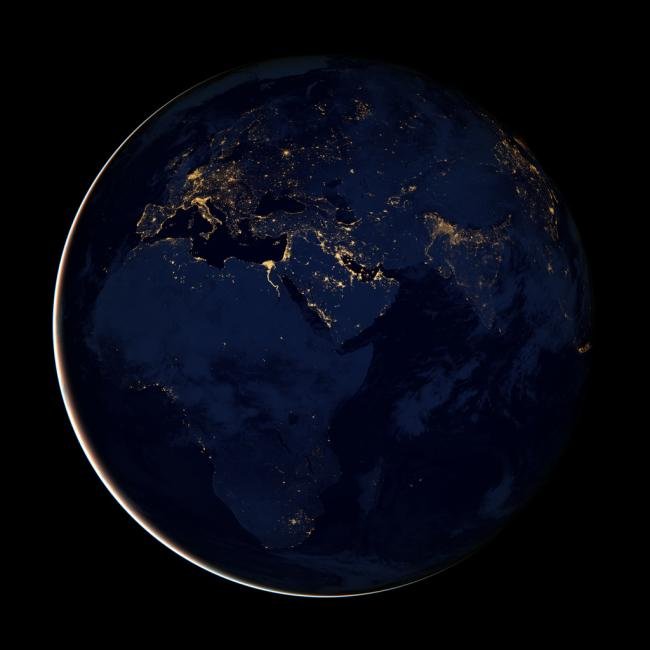NASA captura imagens deslumbrantes da Terra à noite