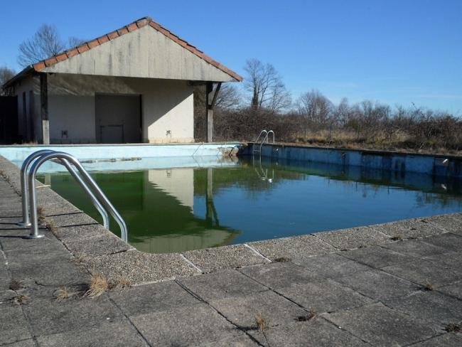 Compre uma cidade inteira na França por menos de R$ 730.000