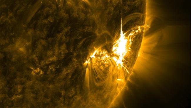 NASA divulga imagens espetaculares da última erupção solar