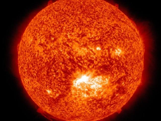 NASA divulga imagens espetaculares da última erupção solar