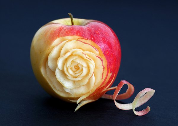 Fotógrafo cria esculturas com comida