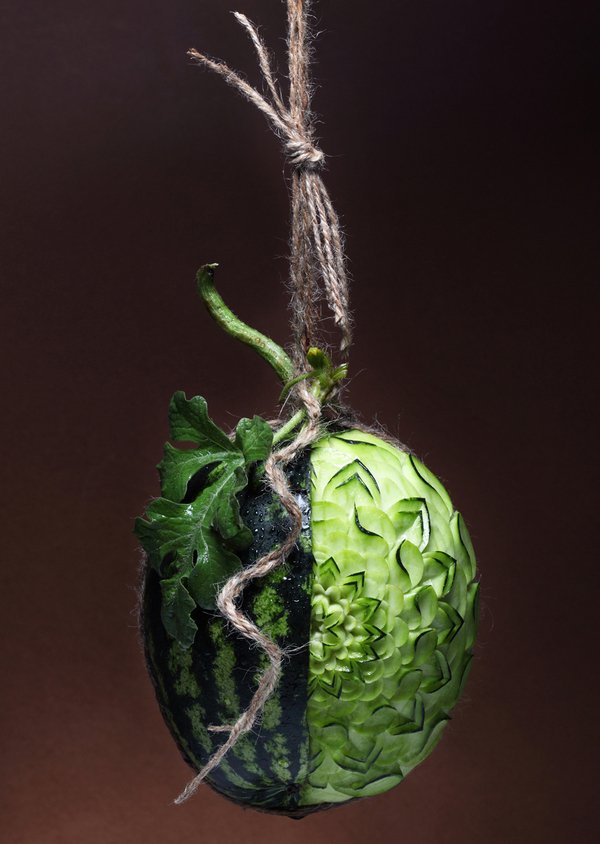Fotógrafo cria esculturas com comida