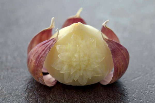 Fotógrafo cria esculturas com comida