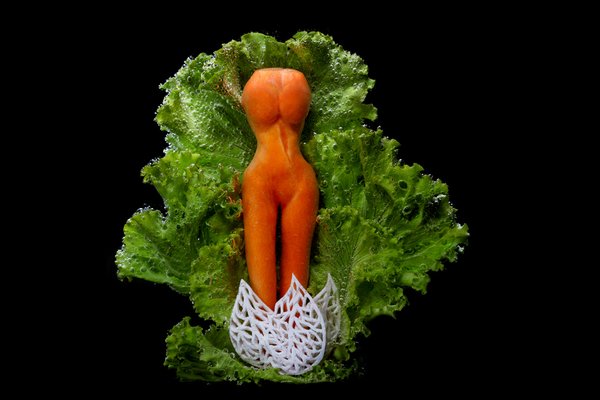 Fotógrafo cria esculturas com comida