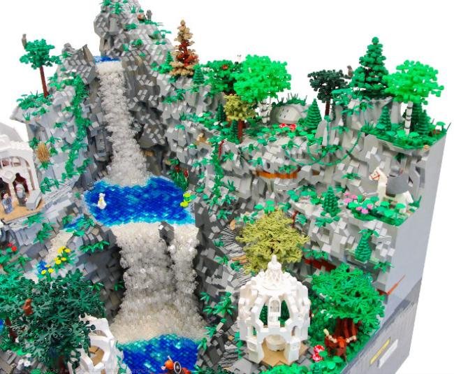 Criança constrói mapa de Valfenda usando peças de LEGO