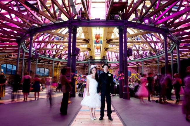 Casamento criativo teve como tema o sistema de cores CMYK