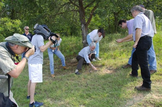 NASA encontra pegadas de dinossauro em centro espacial